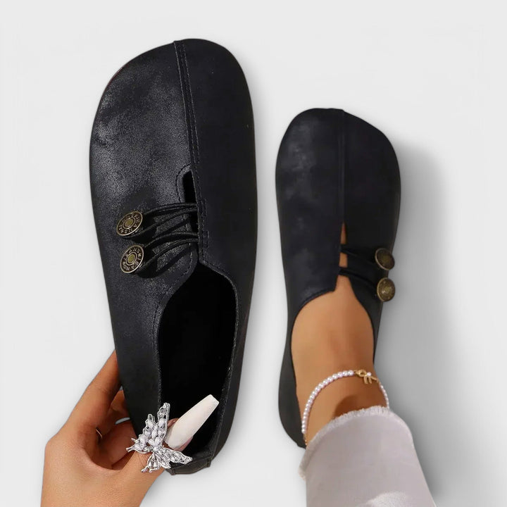 Noeva – Buty z Retro Akcentem