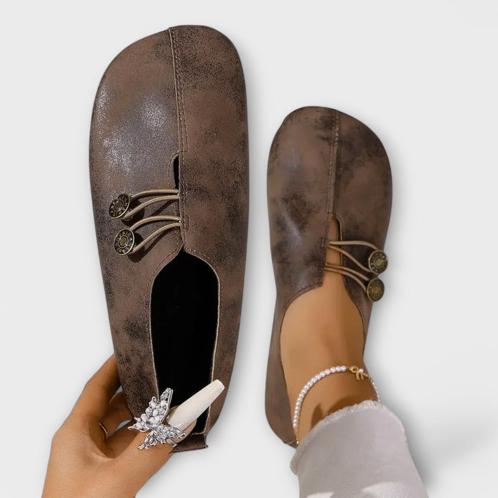 Noeva – Buty z Retro Akcentem