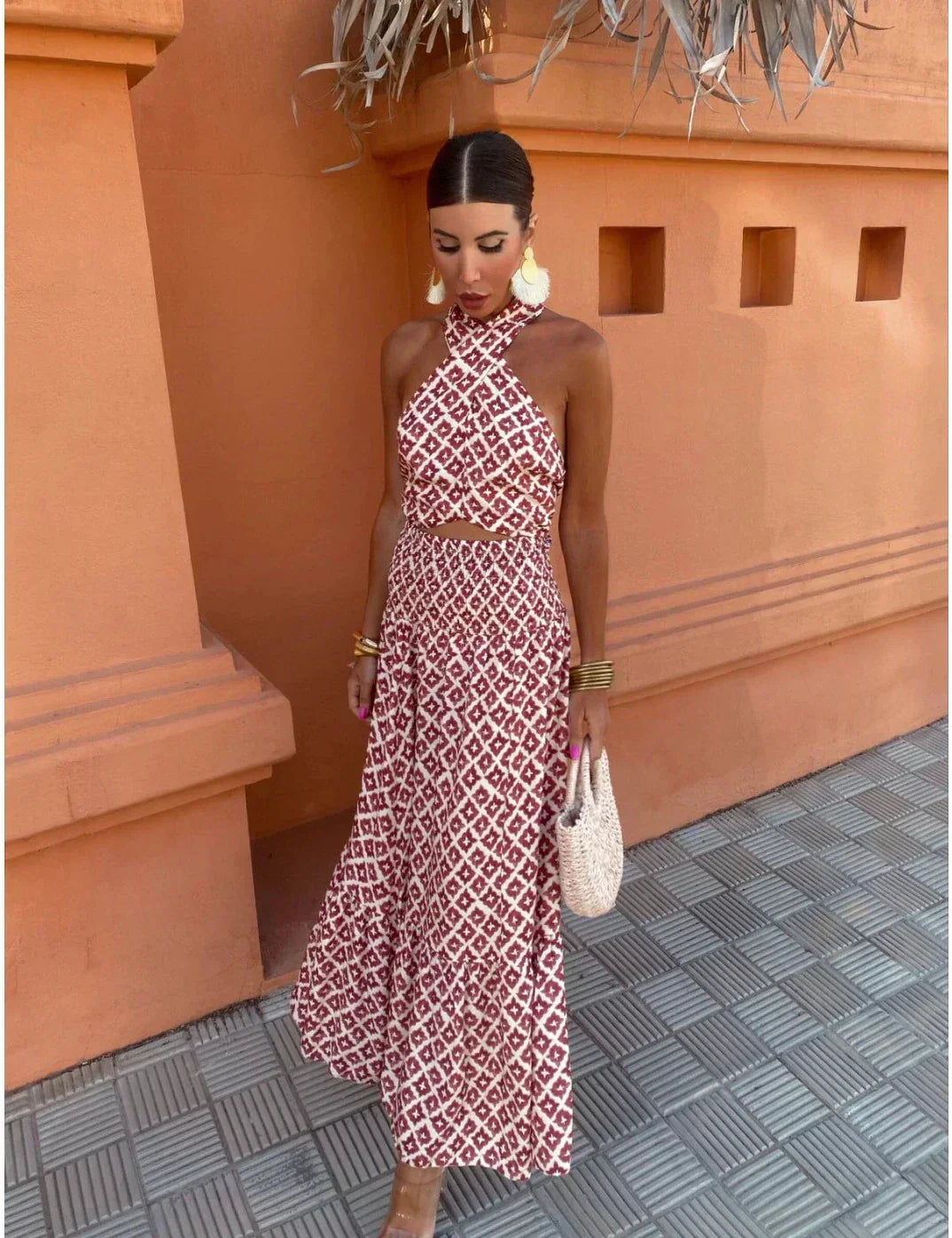 Mickay™ | Elegancka, drapowana midi sukienka z odkrytymi ramionami
