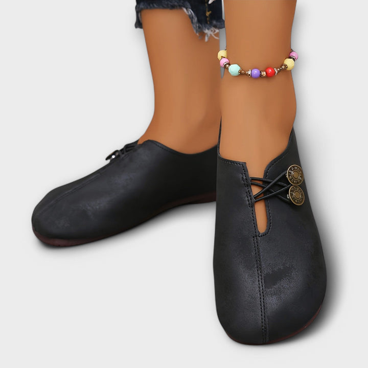 Noeva – Buty z Retro Akcentem